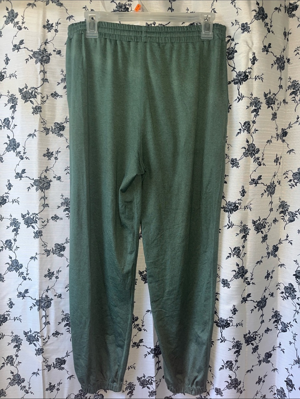 Vuori Halo Lightweight Joggers - Picture 6 of 8